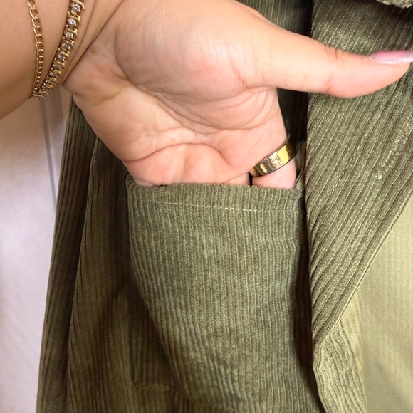Nasty Gal Forest Green Corduroy Button-Down Shirt/Jacket - Picture 5 of 7